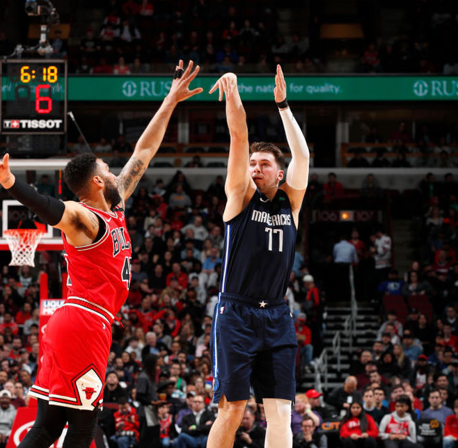 关于休斯顿火箭抢七大战爆冷达拉斯独行侠，辛纳砍下20记关键球，全场沸腾的信息